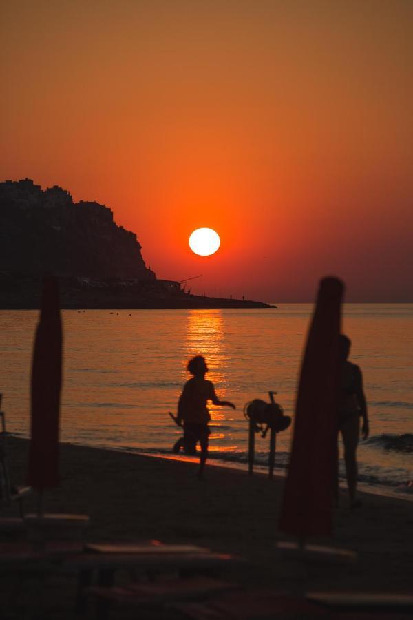 Appartamenti - Spiaggia Zaiana เปสคีชี ภายนอก รูปภาพ